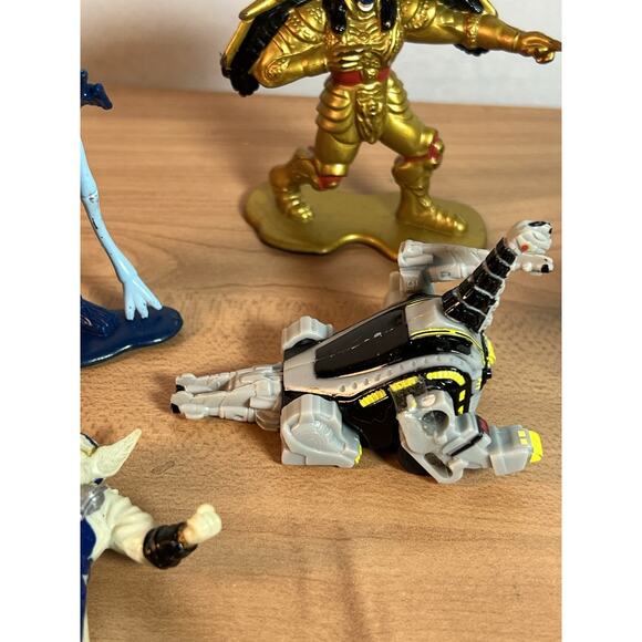 Lot Of 11 Mighty Morphin Micro Machines Vintage 1990s - Picture 10 of 13